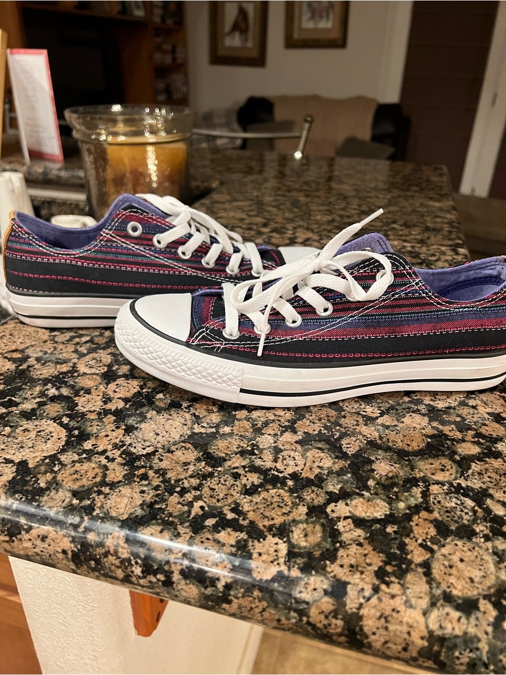 Converse Women’s Size 9 NWT - Picture 9 of 12